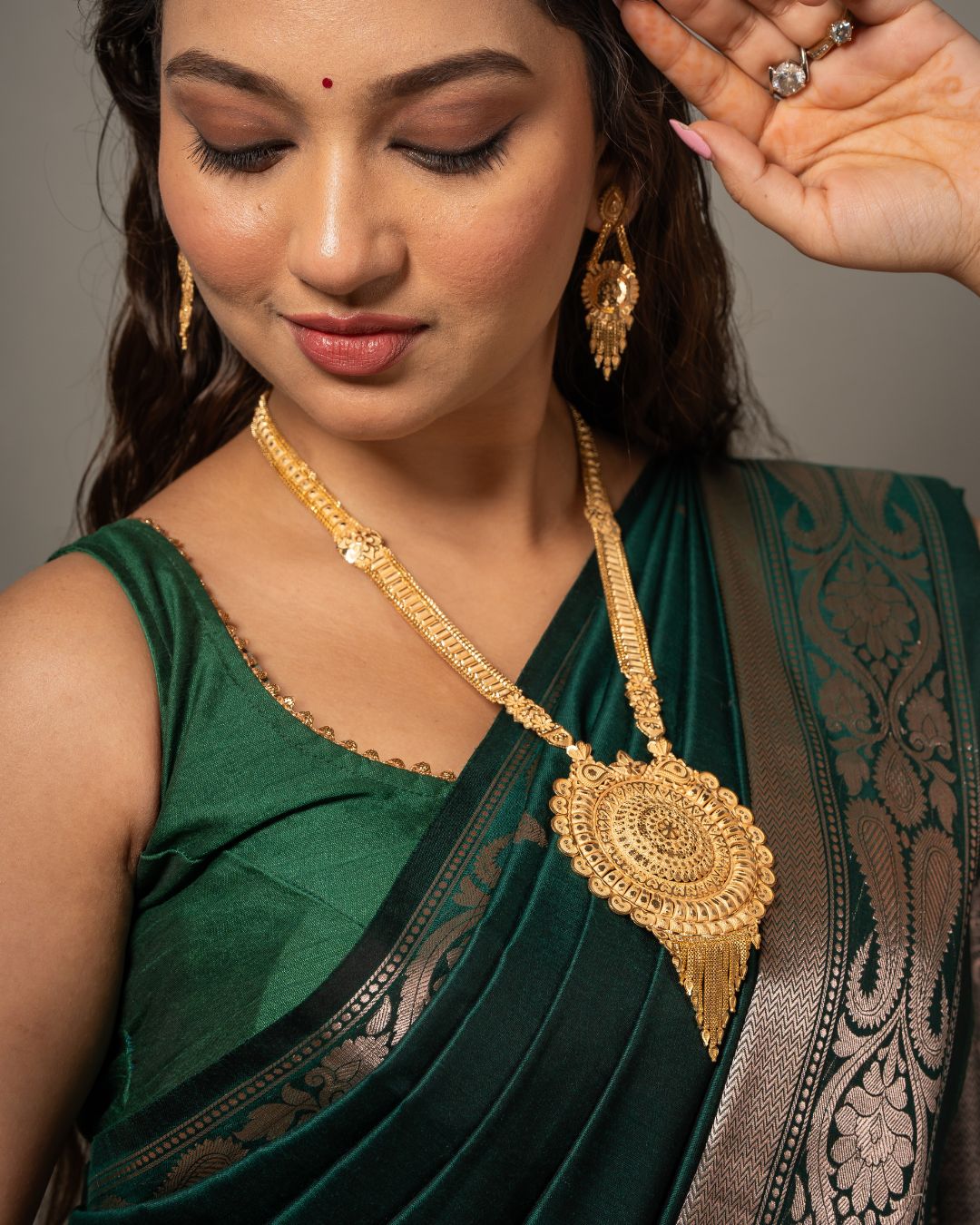 Aishwarya Mandala Antique Jewellery Set – Antique Matte Gold-Plated Necklace & Earrings Set