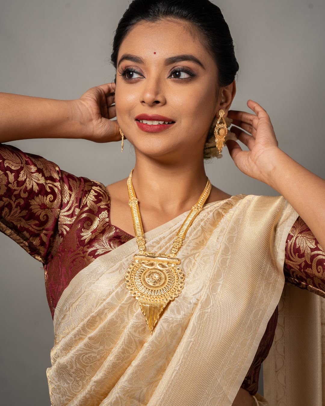 Aishwarya Surya Vamsa Royal Heritage Jewellery Set – Statement Necklace With Earrings