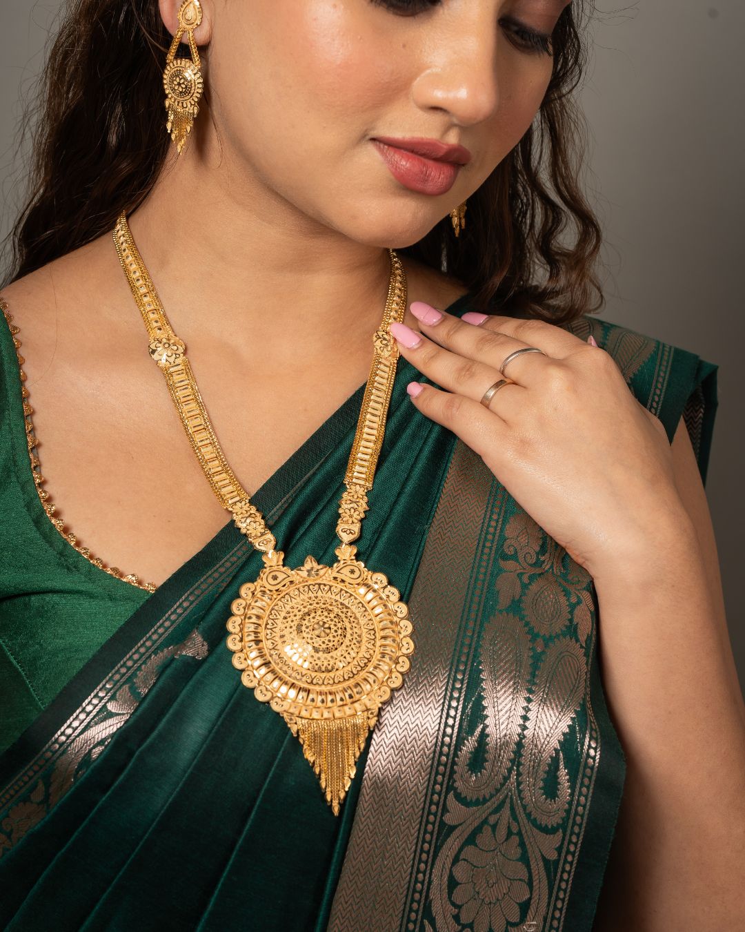Aishwarya Mandala Antique Jewellery Set – Antique Matte Gold-Plated Necklace & Earrings Set